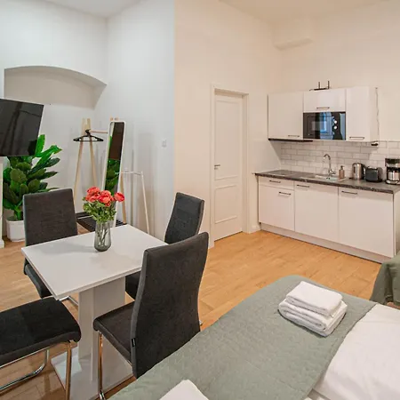 Charles Square By Ruterra Apartamento Praga