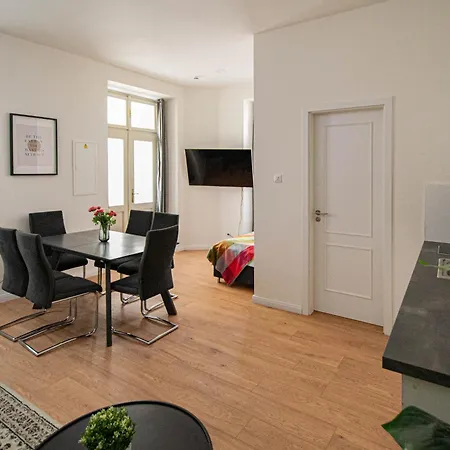 Charles Square By Ruterra Apartmán *